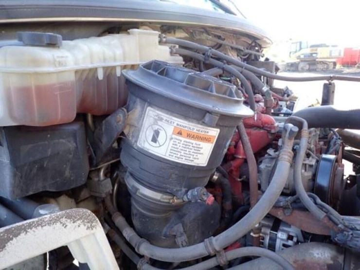 2014-freightliner-business-class-m2-106-image-31