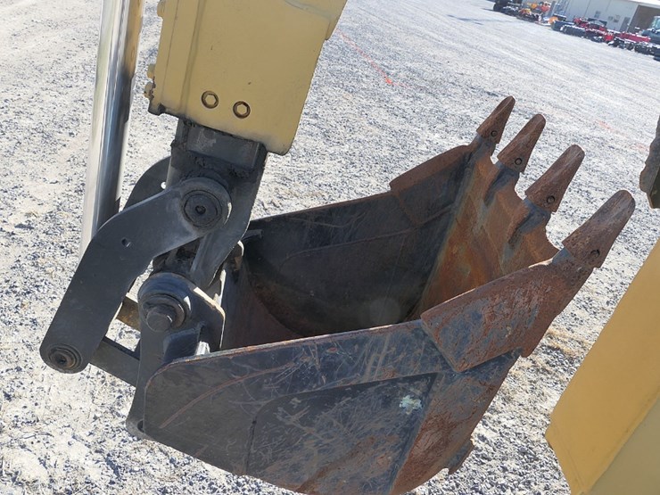 caterpillar-426b-image-17