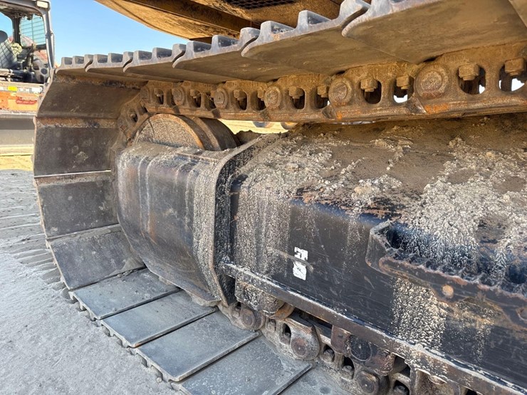 2019-caterpillar-330-image-14