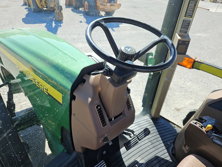 2005-john-deere-8420-image-16