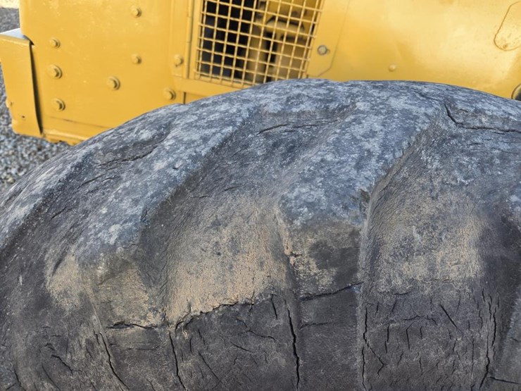 caterpillar-140-image-71