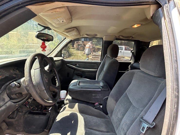 2007-chevrolet-silverado-image-21