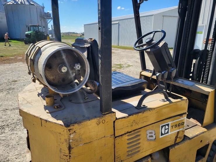 clark-t500-forklift-image-25