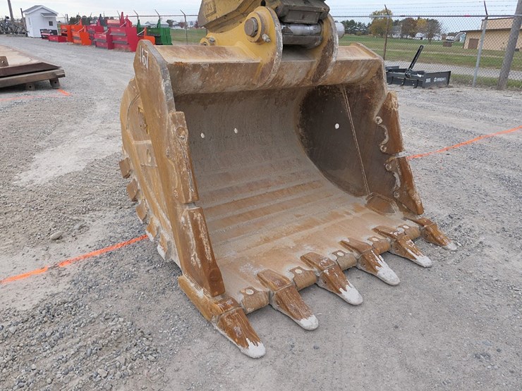 2015-caterpillar-329fl-image-12