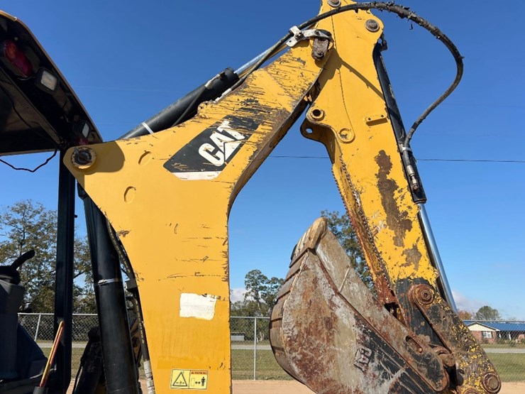 2015-caterpillar-415f2-image-27
