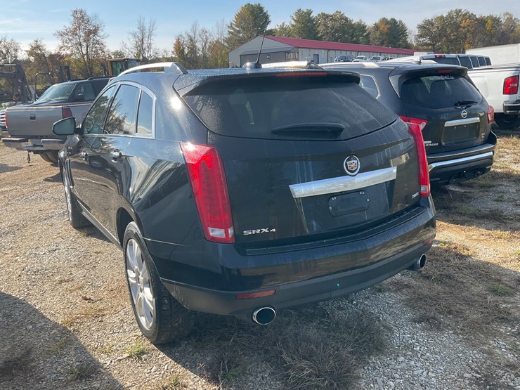 2015-cadillac-srx-image-5