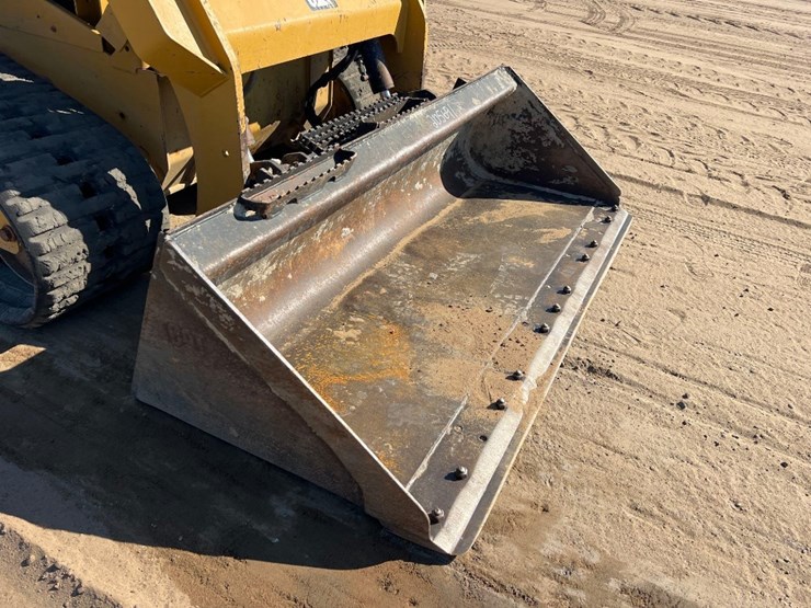 2018-caterpillar-259d-image-9