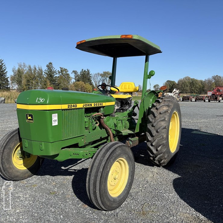 JOHN DEERE 2240