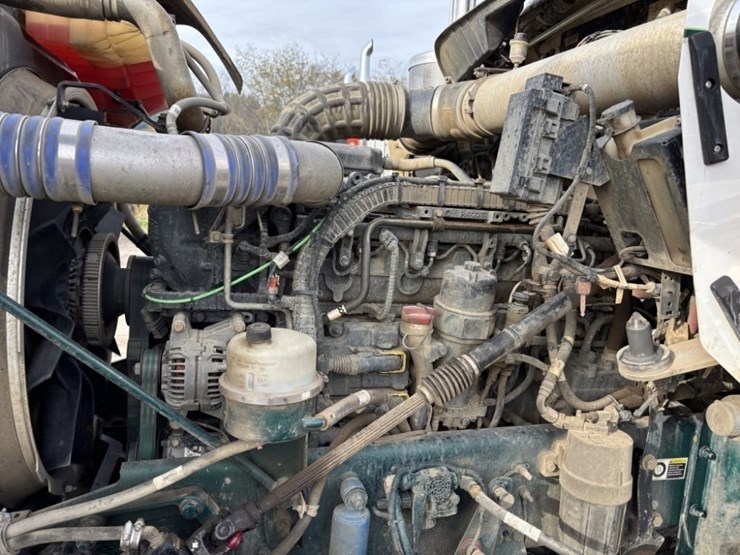 2018-kenworth-w900-image-17