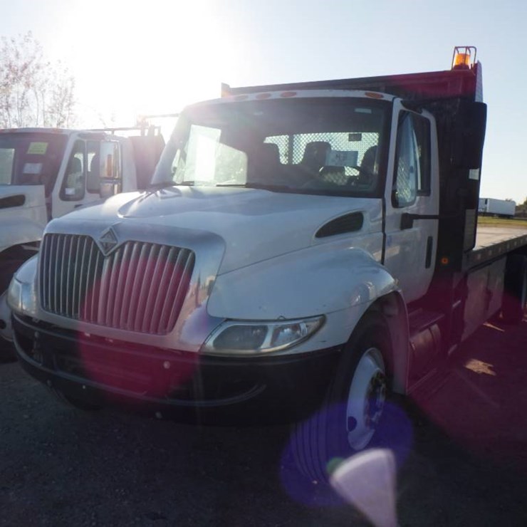 2003 INTERNATIONAL DURASTAR 4300