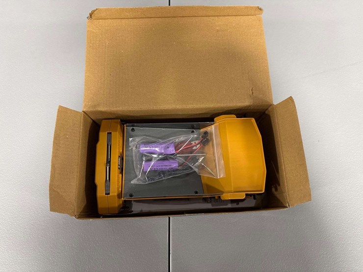 2.4ghz-rc-dump-truck-with-remote-replica-toy-image-10