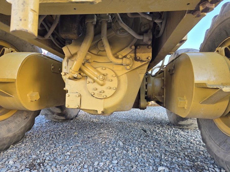 caterpillar-140-image-43