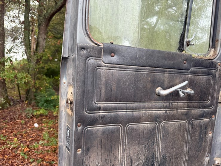 #22576-•-inop-1987-mack-r600k-t/a-single-cab-truck-tractor-vin:-1m3n231k8ht004087-image-38