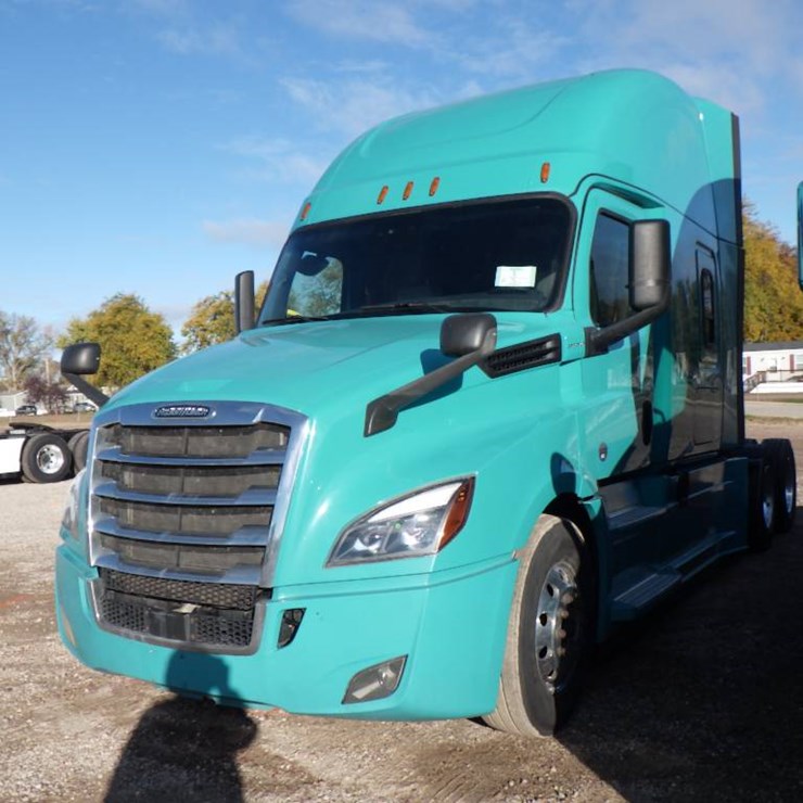 2024 FREIGHTLINER CASCADIA 126