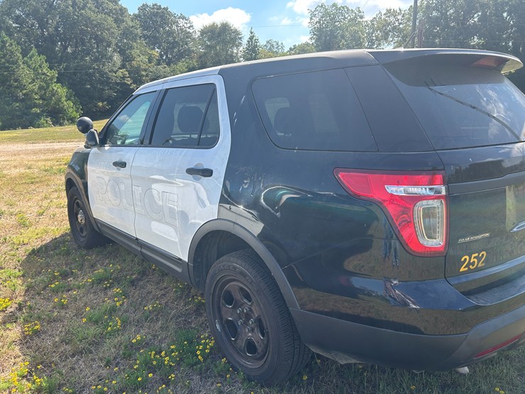 2013-ford-explorer-image-3