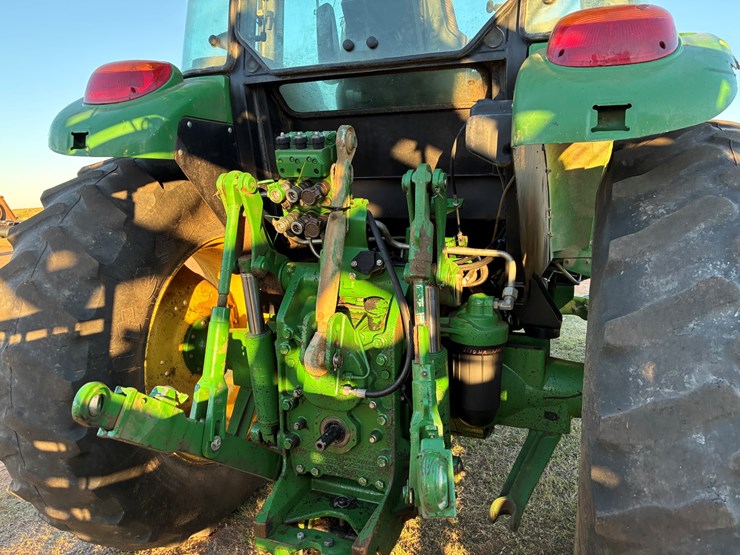 2017-john-deere-6115d-image-5