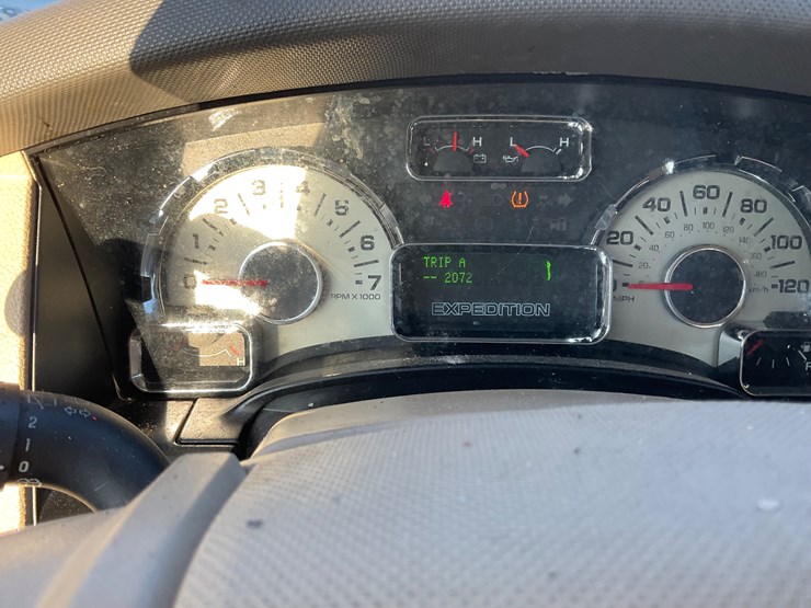 2014-ford-expedition-image-12