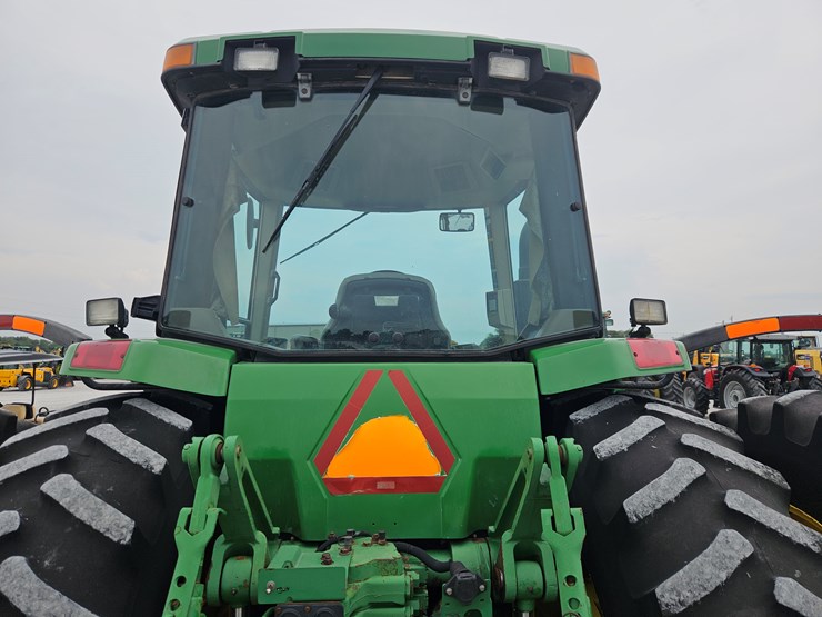 2001-john-deere-8110-image-13