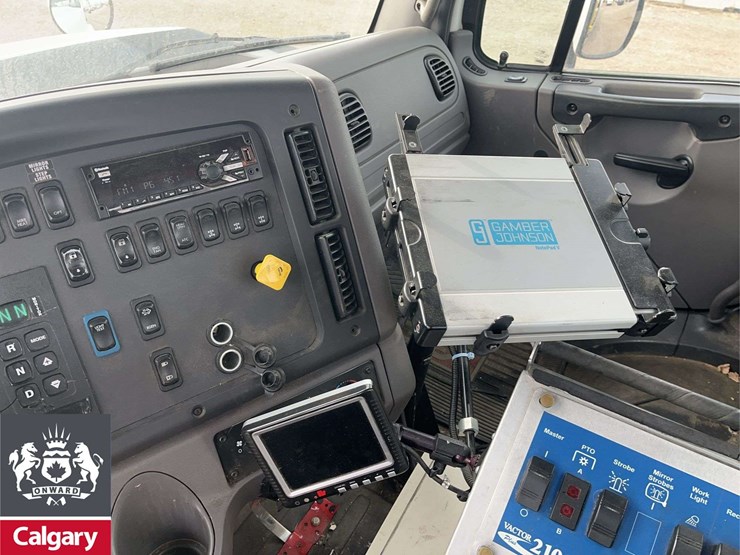 2019-freightliner-114sd-image-14