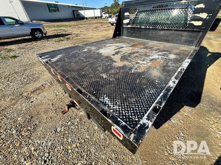 2013-chevrolet-3500hd-image-35