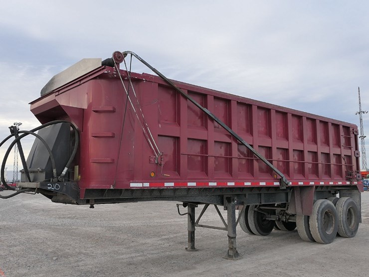 2000-summit-26'-tandem-demo-trailer,-sn:1s8sd2628y0010266,-barn-door-swing-image-1