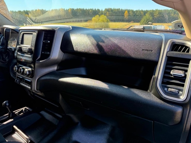 2020-dodge-ram-5500-image-21