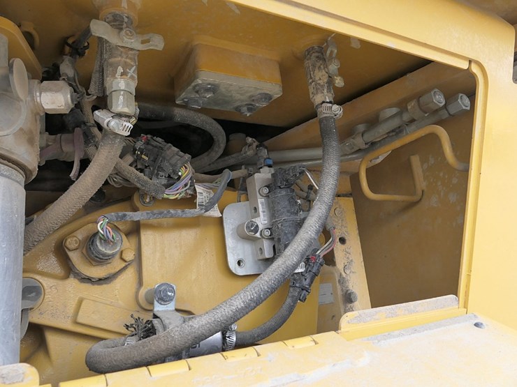2015-caterpillar-d6n-xl-image-22