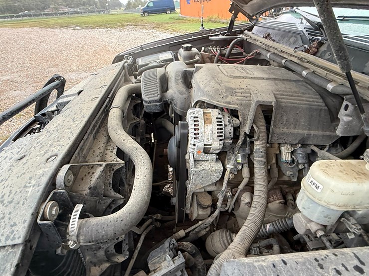 2014-chevrolet-tahoe-image-15