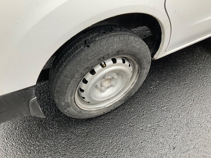 2017-nissan-nv200-image-9