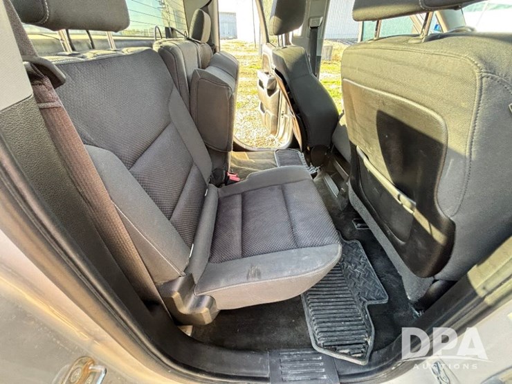 2015-chevrolet-silverado-image-56