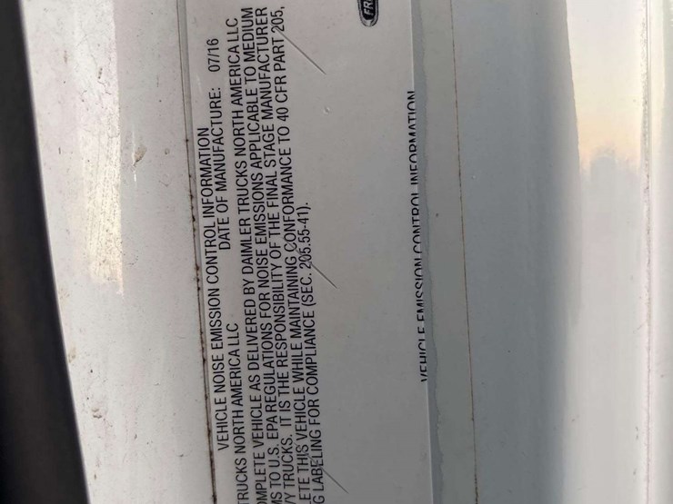 2017-freightliner-114sd-image-8