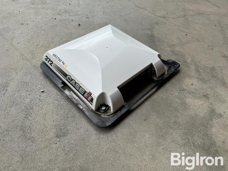 case-ih-372-guidance-globe-image-8