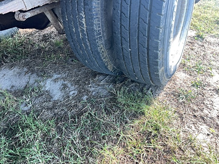 2001-ford-f350-image-13