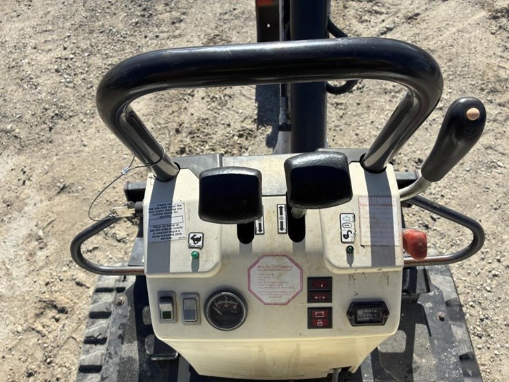 2019-bobcat-e10-image-24