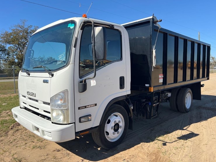 2015-isuzu-nrr-image-8