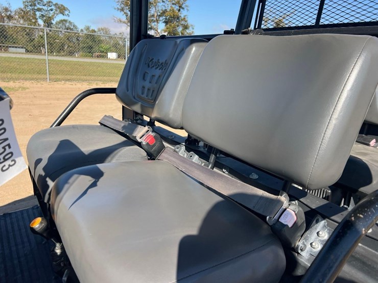 2019-kubota-rtvx1140-image-19