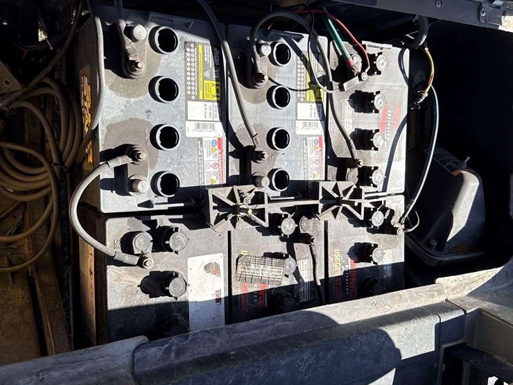 e-z-go-txt-48-electric-utility-cart-image-6