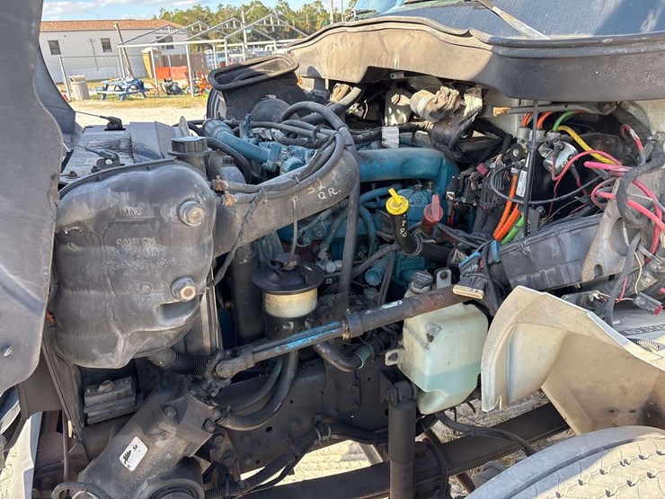 2006-international-durastar-4300-image-25