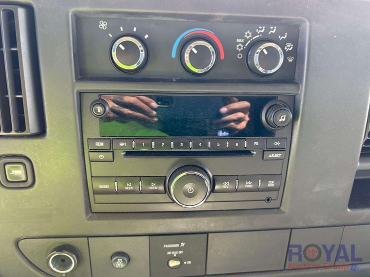 2012-gmc-3500-image-12