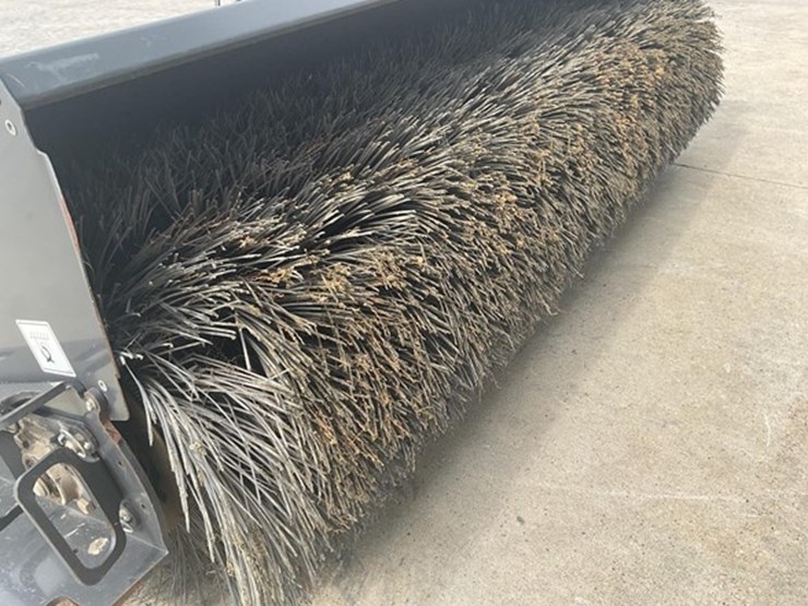 #82-•-2025-sweepster-md84-sweeper-image-12