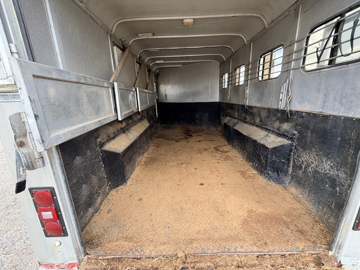 #2153-•-s&s-gooseneck-horse-trailer-image-14