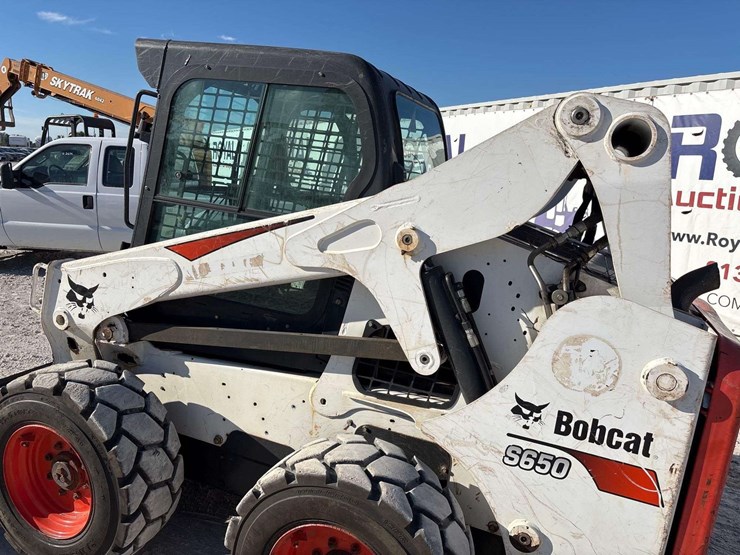 2017-bobcat-s650-image-10