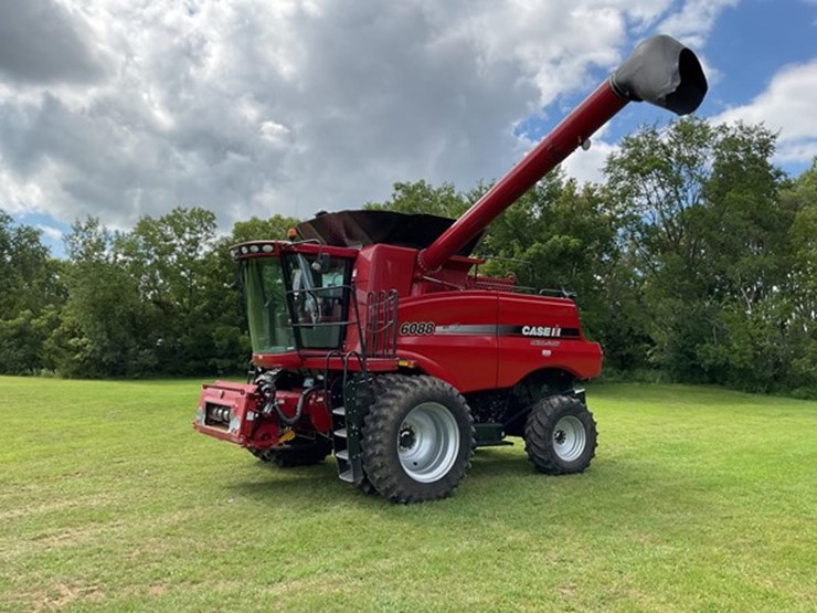 2011-case-ih-6088-image-41