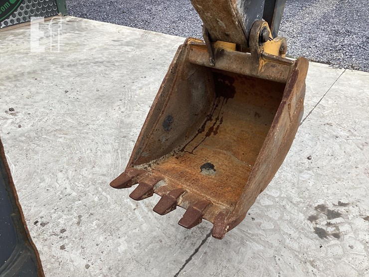 2019-deere-410l-image-11