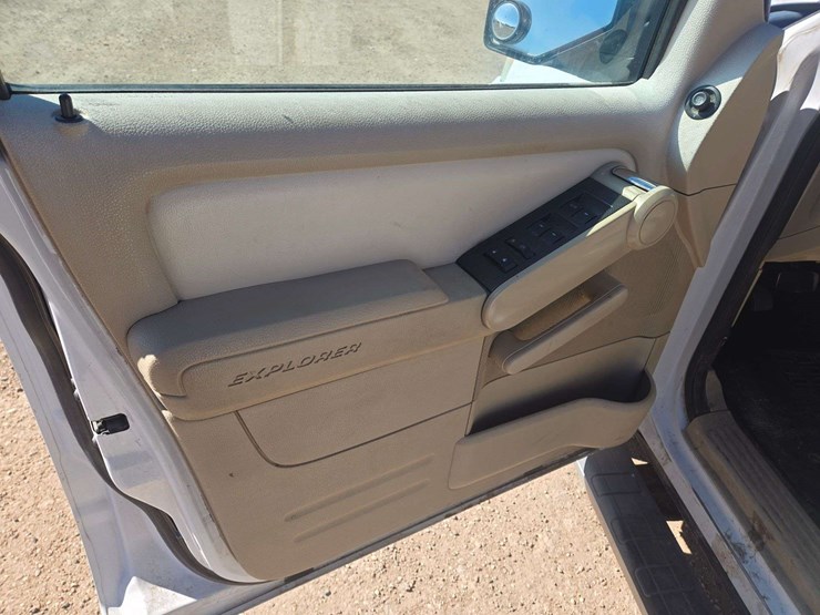 2007-ford-explorer-sport-trac-image-14