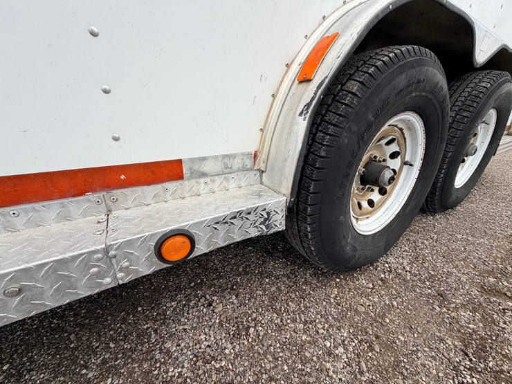 #2153-•-s&s-gooseneck-horse-trailer-image-29