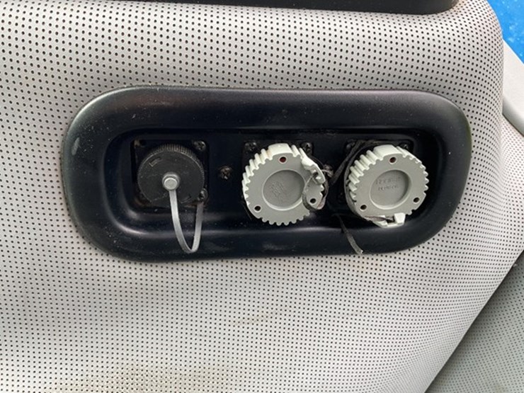 2019-new-holland-t8.410-image-14