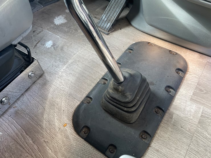 #3822-•-2019-peterbilt-heavy-rotator-truck-(has-mn-title-in-delay,-may-take-6-8-weeks)-image-55