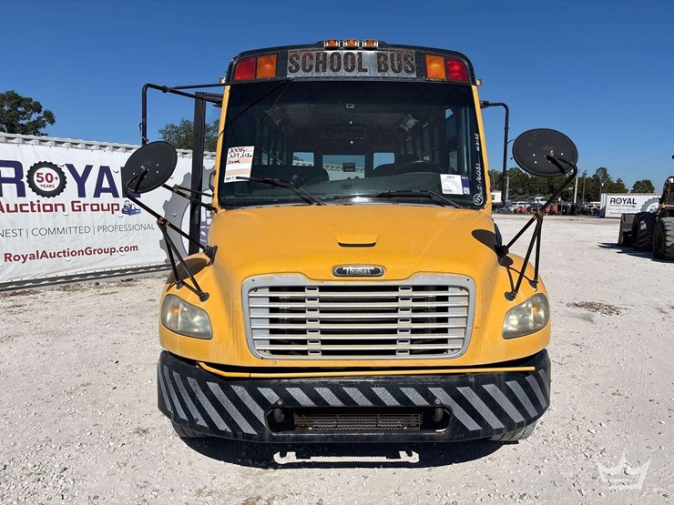 2008-freightliner-b2-image-27
