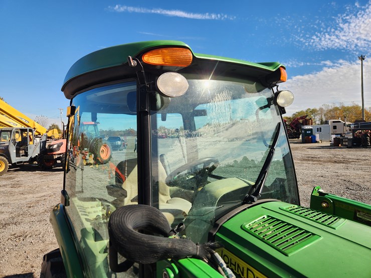 john-deere-3039r-image-22